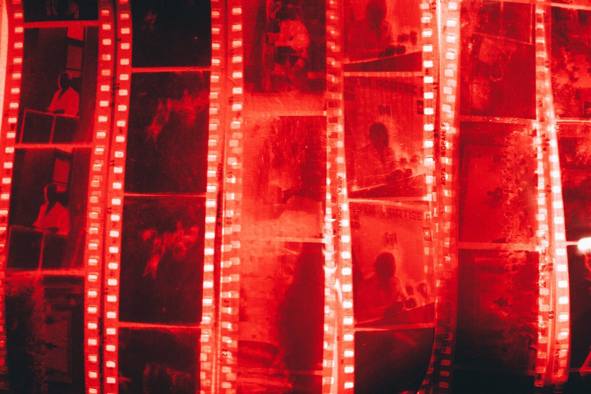 Experimental Narratives: How to Break the Rules of Traditional Cinema and Surprise Your Audience
